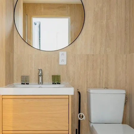 Unwind In Timeless Comfort Parigi